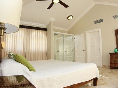 2013-Crown-Villas__040-400x300