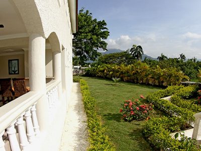 2013-Crown-Villas__042-400x300